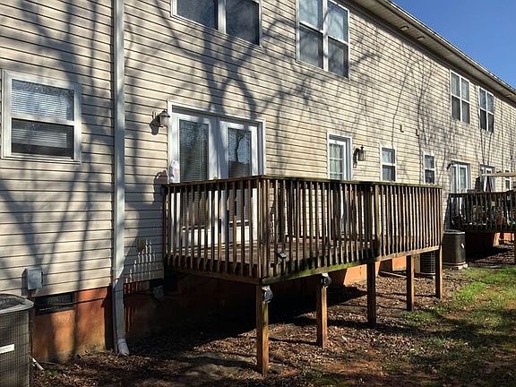 2nd image of 1520 N Main Ave APT 21
