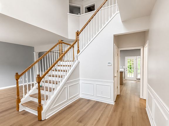2nd image of 2923 Stanstead Cir