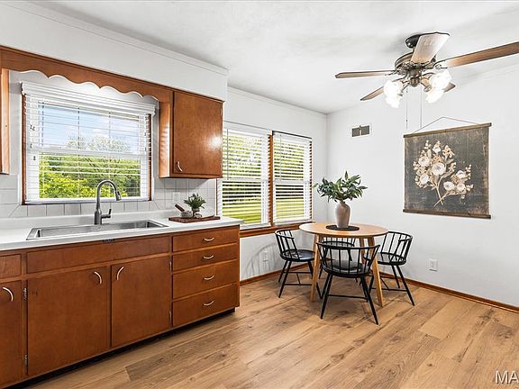5th image of 3951 Highland Rd