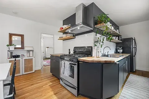 2 bed, 1100 sqft, $2,600 — Photo 2