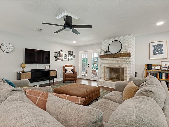 3rd image of 11925 Brookmeadow Ln