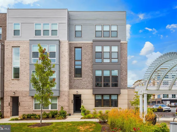 13389 Launders St Unit 41, Herndon, VA 20171