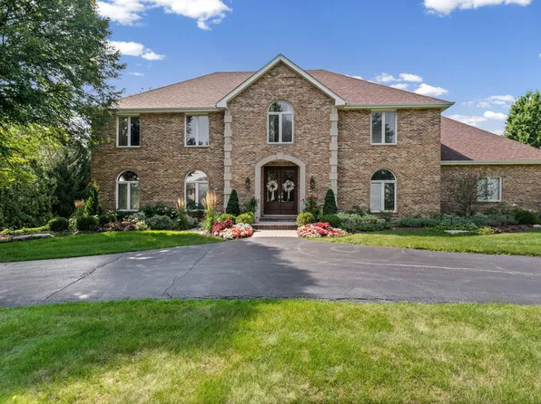 5657 Oakwood Cir, Long Grove, IL 60047