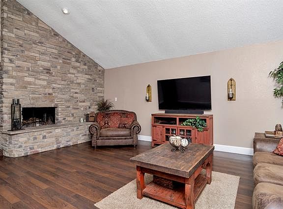 5th image of 5521 Parliament Dr
