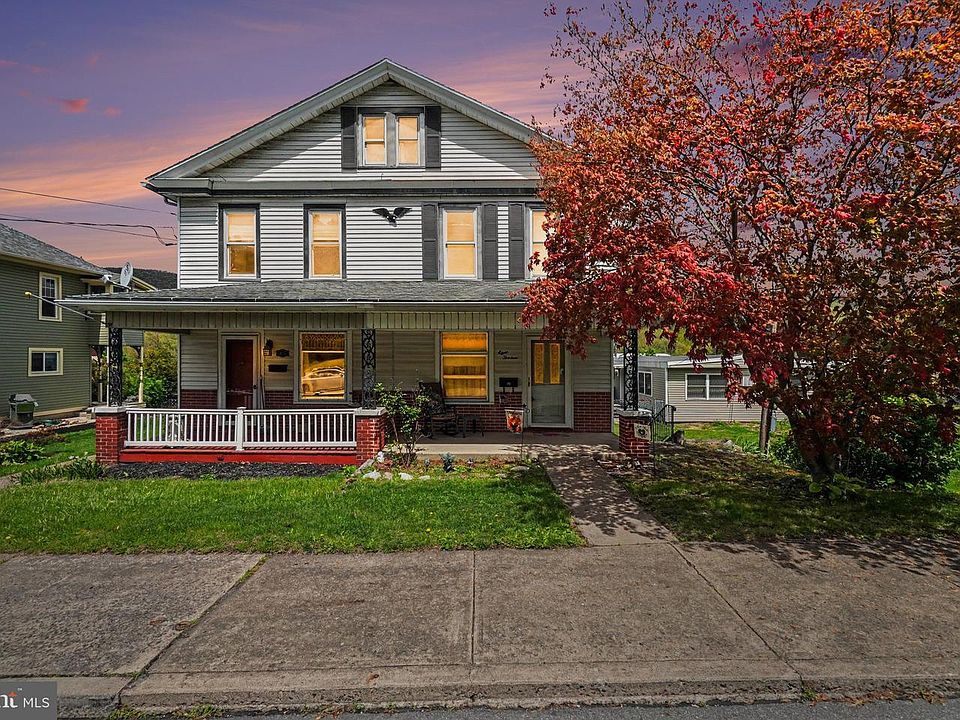 1st image of 813 Main St
