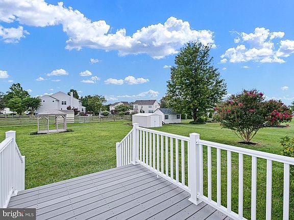 3rd image of 115 Amberwood Dr