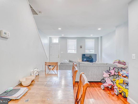 4th image of 1035 Cantrell St