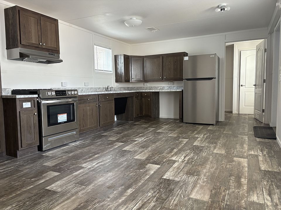 2nd image of 905 McFadden St