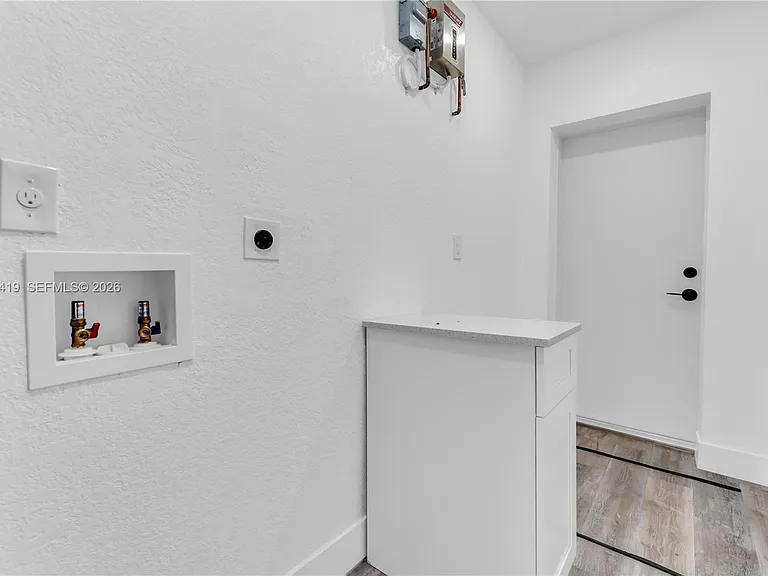 2600 NW 108th St — Photo 32