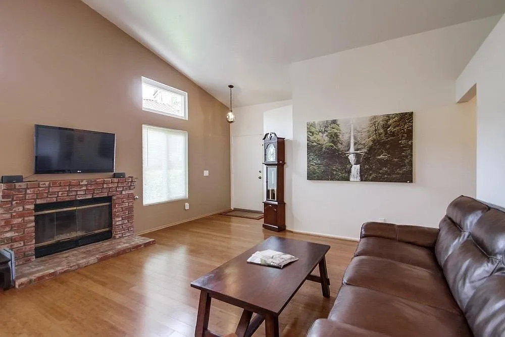 Jasper Gln, Escondido — Photo 3
