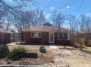 1827 W McCarty St, Jefferson City, MO 65109