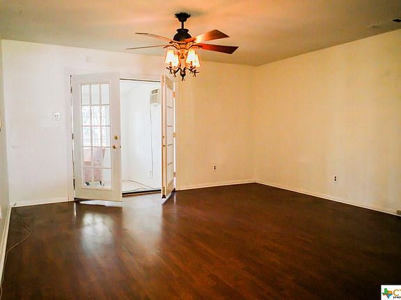 4th image of 425 Carothers St