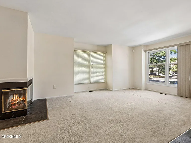 157 Northampton Dr — Photo 6