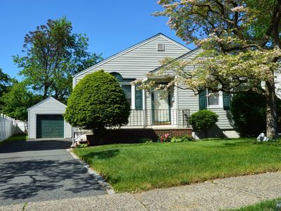 251 N Blvd, Saddle Brook, NJ, 07663