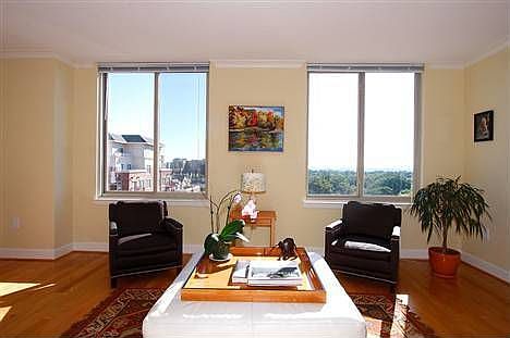 3rd image of 1201 N Garfield St APT 912