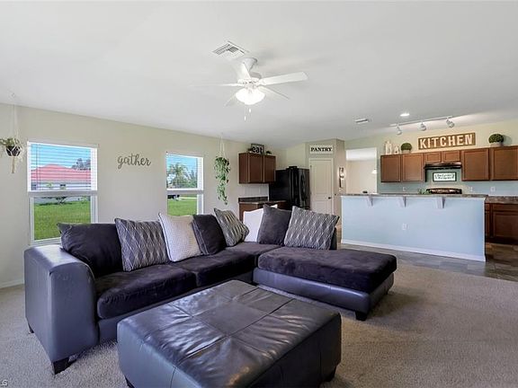 4th image of 1708 NE Juanita Pl