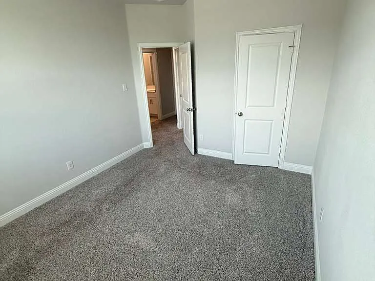 517 Lana Dr — Photo 31