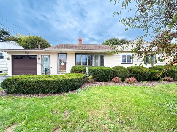 1206 Kiniry St, Utica, NY 13501