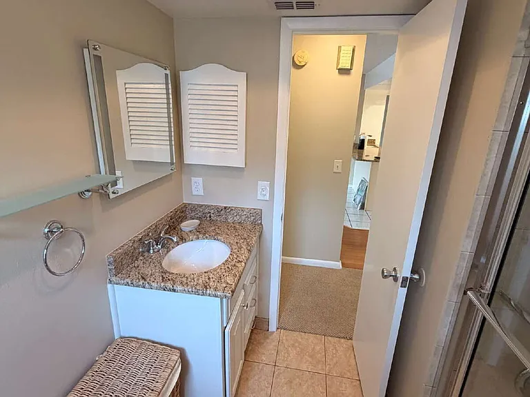 14001 Dominion Ct — Photo 22