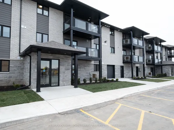 30 Hillside Meadow Dr #103, Quinte West, ON K8V 0J5