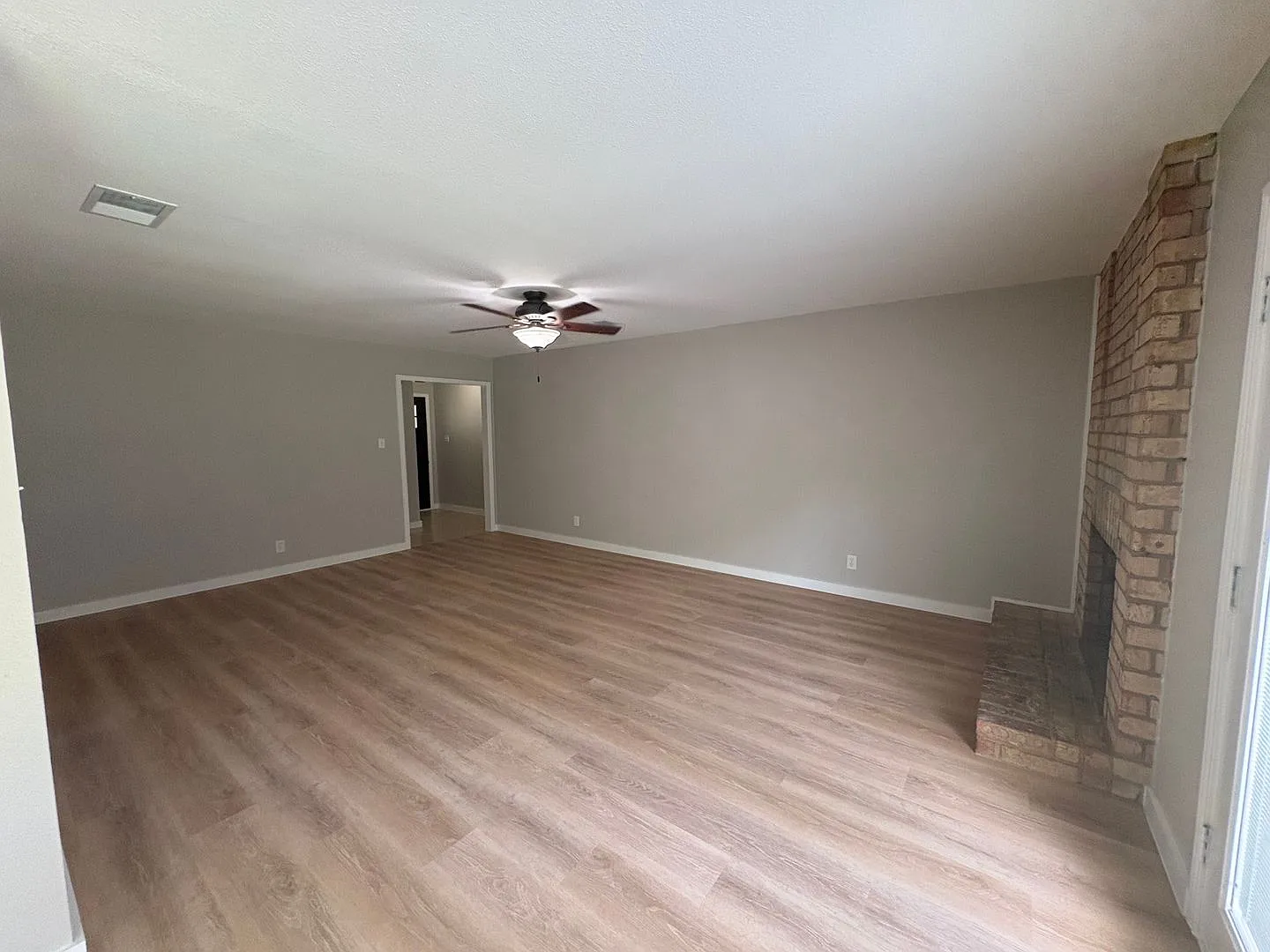 Great Round Rock with Great Floor Plan — Photo 3