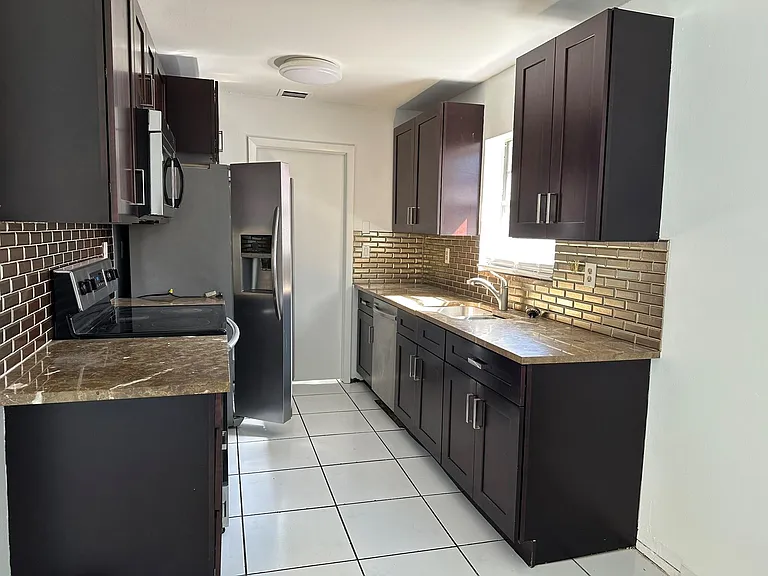 1705 Adams St #1705 — Photo 2