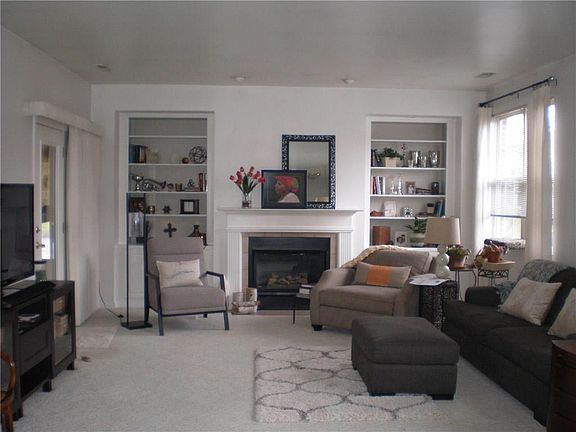 3rd image of 9050 Waterway Ct