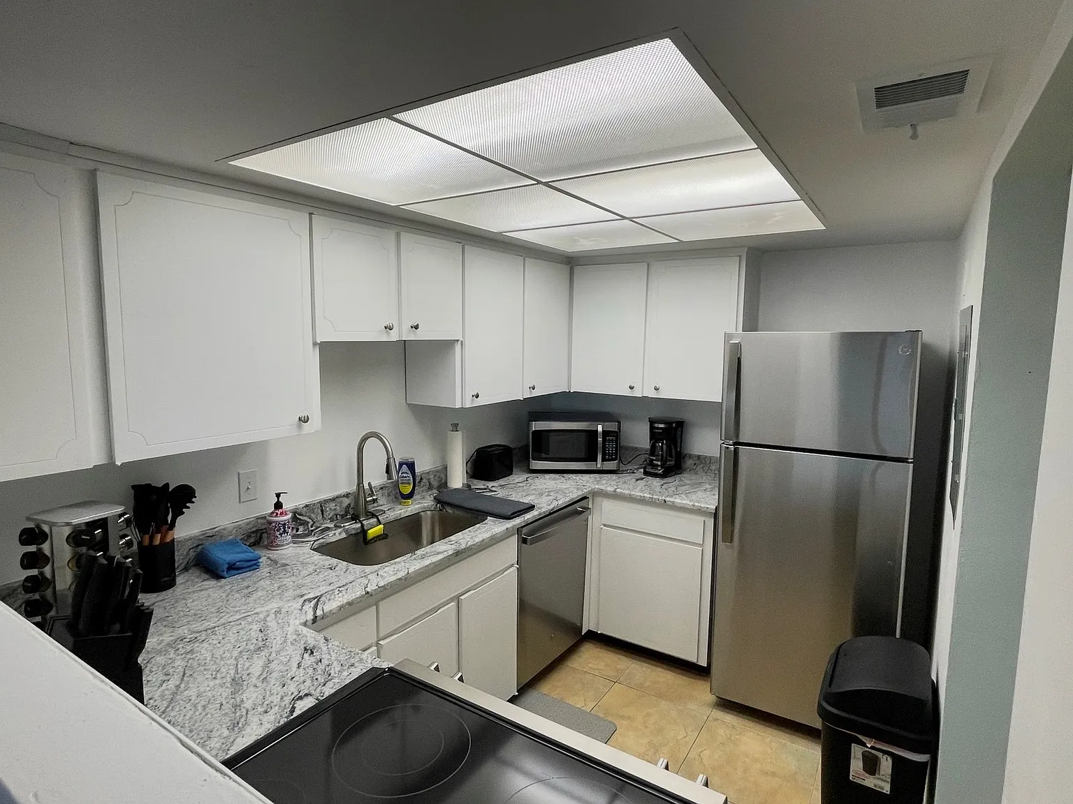 1 bed, 790 sqft, $1,875 — Photo 3