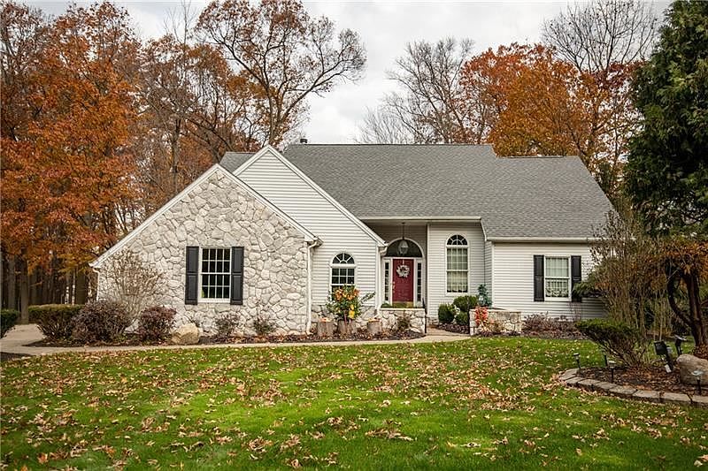 1st image of 1079 Foxwood Dr