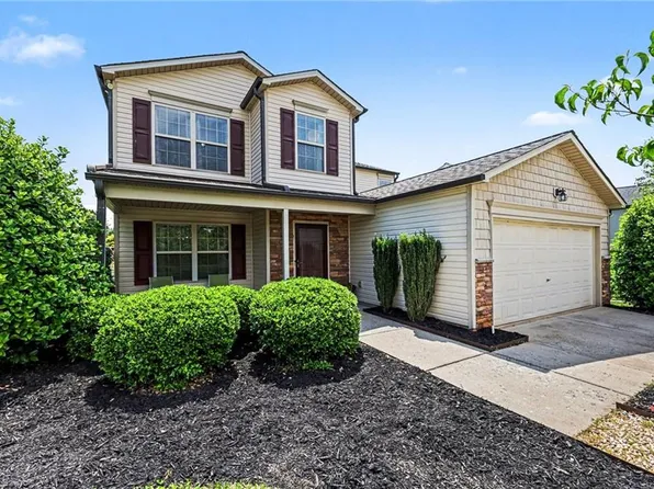 4562 Westhill Pl, Kernersville, NC 27284