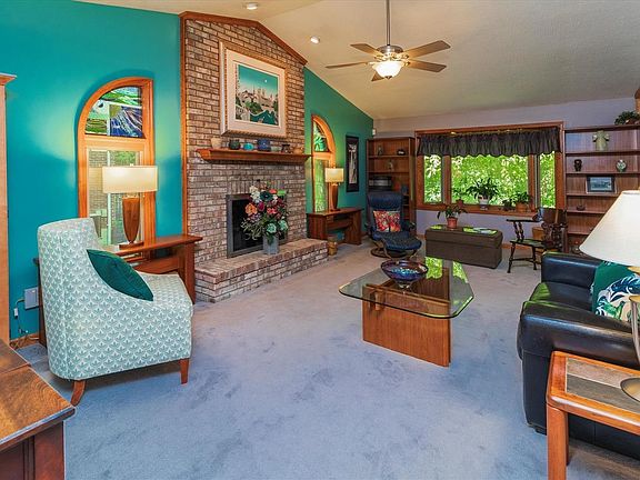 4th image of 528 Saint Thomas Ct