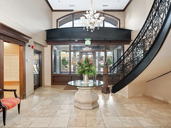 3rd image of 317 Groveland Ave Unit 301