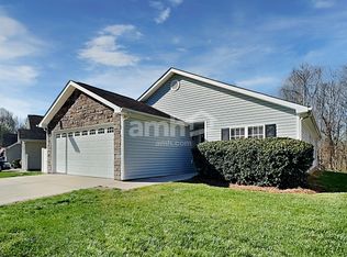 5800 Regent Village Dr, Winston Salem, NC 27103