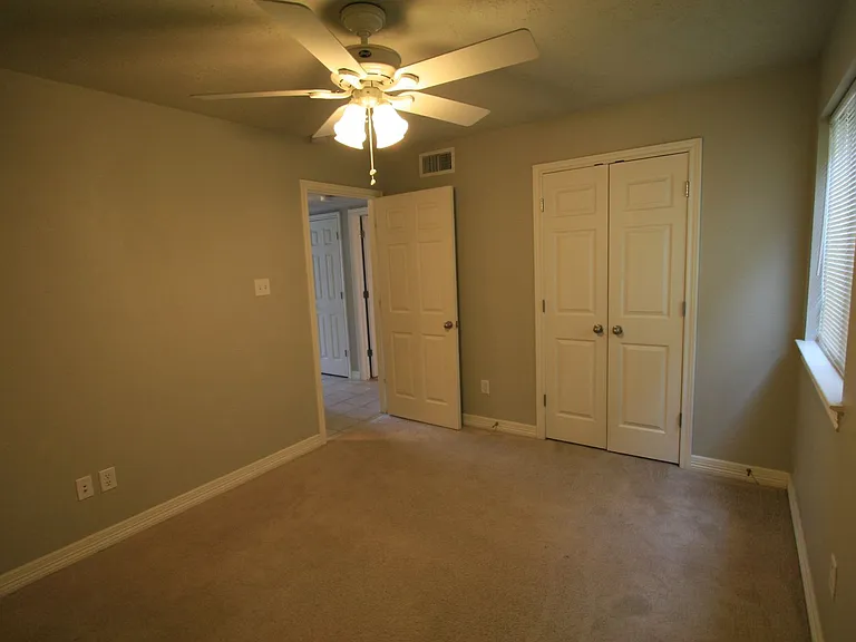 704 Gaytha Cir — Photo 9