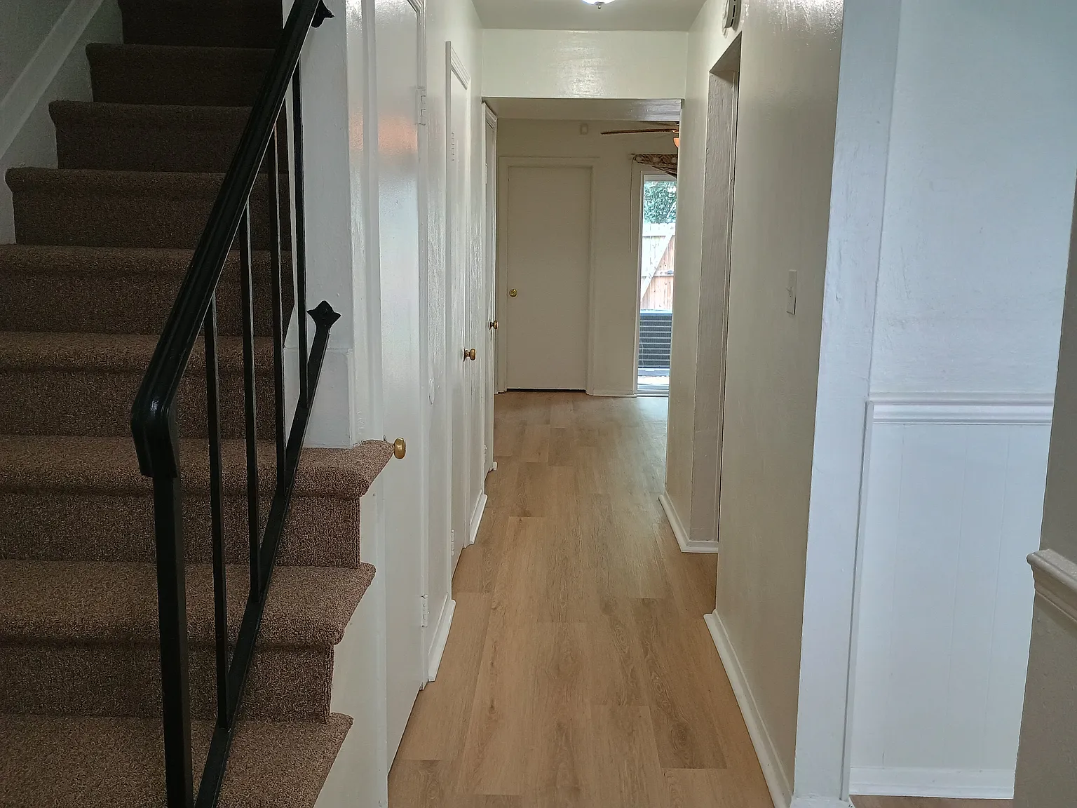 3 bed, 1.5 bath, 1248 sqft, $2,000 — Photo 2