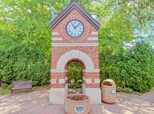1146-1148 Wayburn St, Grosse Pointe Park, MI 48230