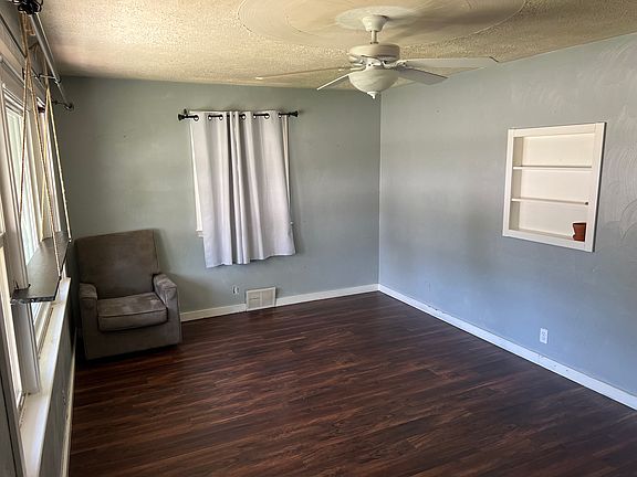 2nd image of 475 Kentucky Ave