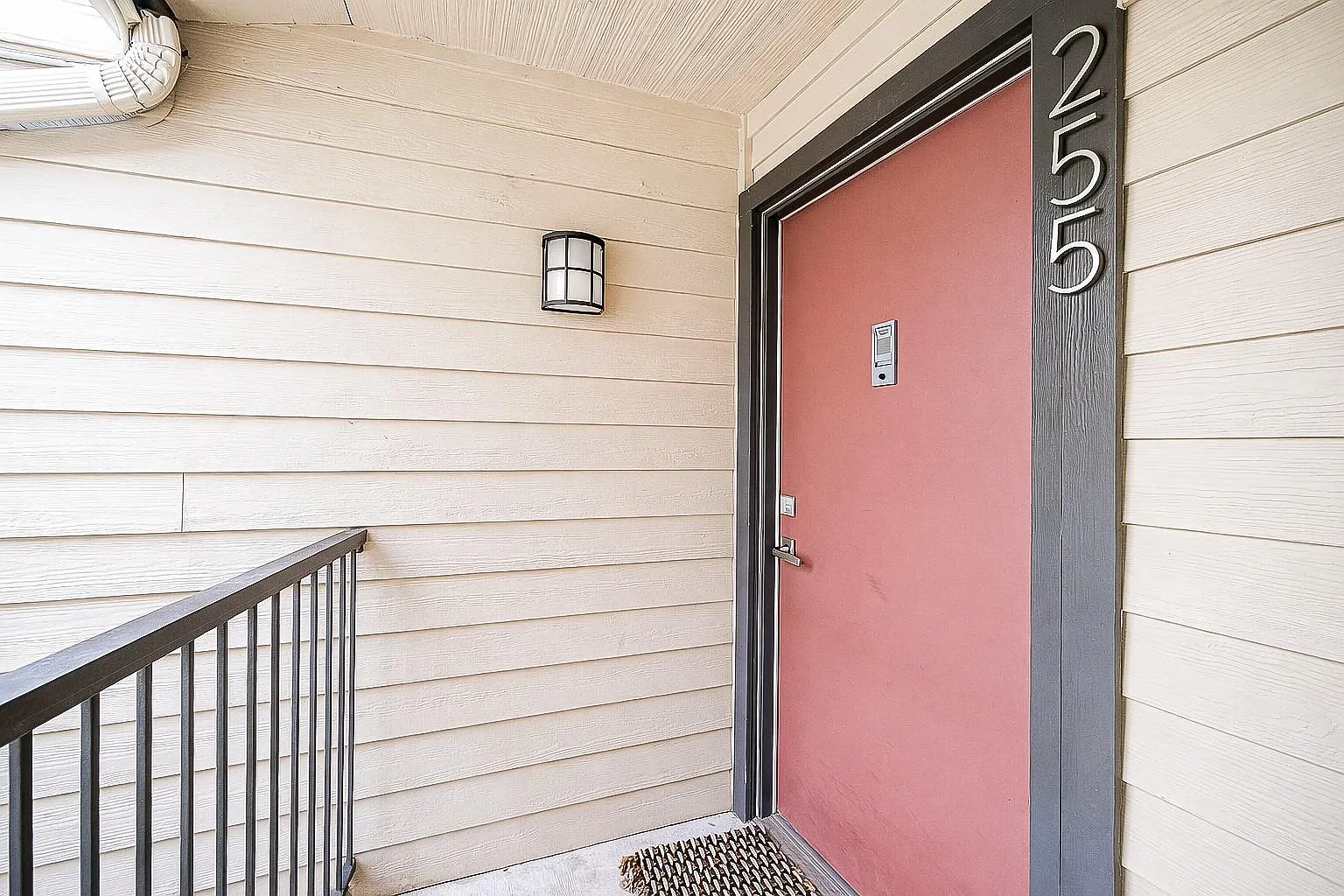 2 bed, 2.0 bath, 1063 sqft, $1,695 — Photo 2