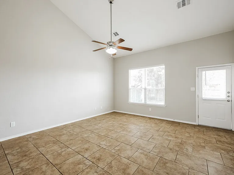 8434 Cedar Mdws — Photo 5