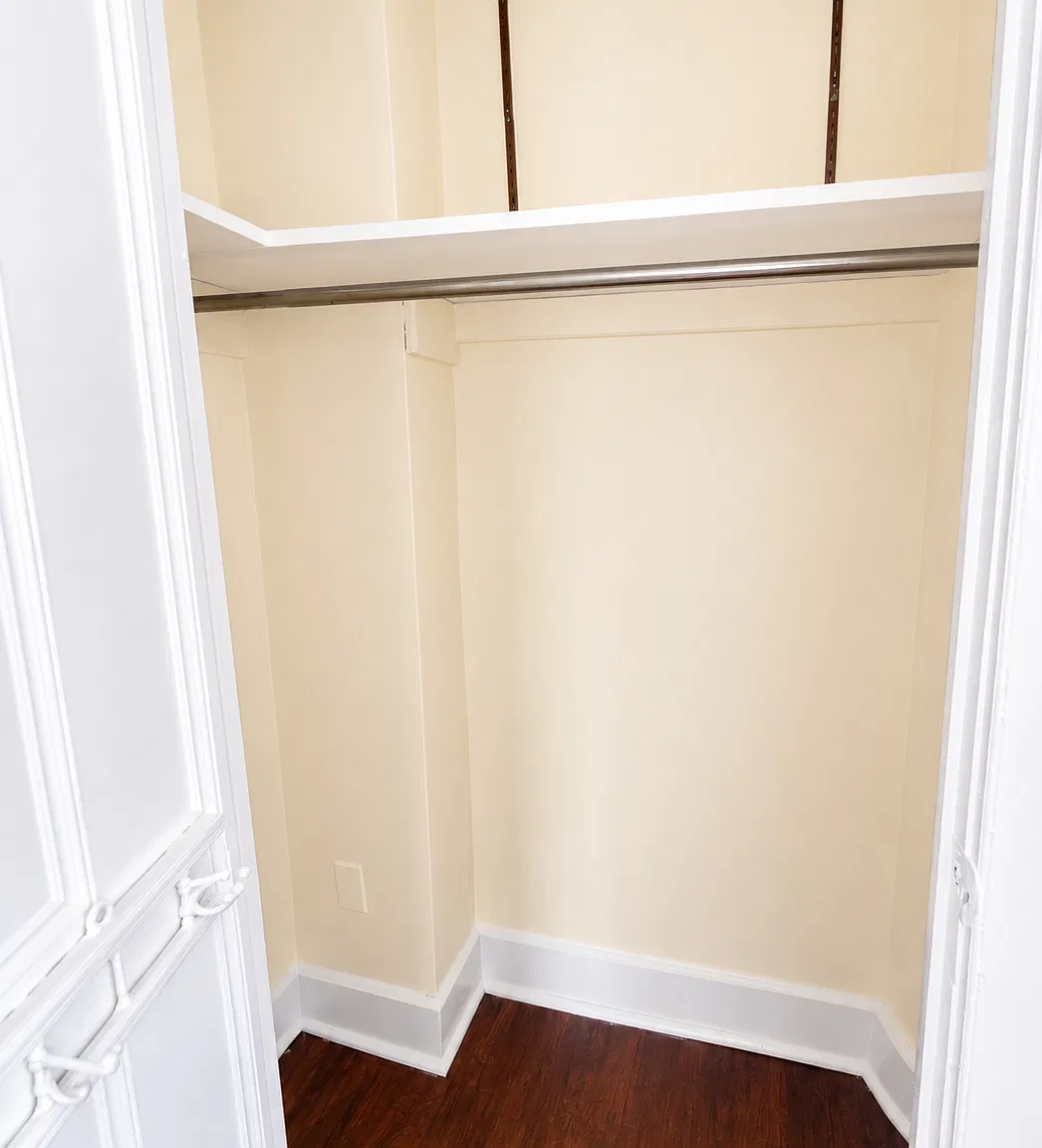 1 bed, 950 sqft, $1,700 — Photo 3