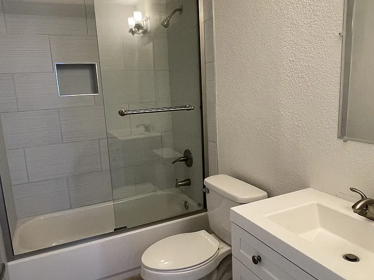 824 W Romo Jones St — Photo 7