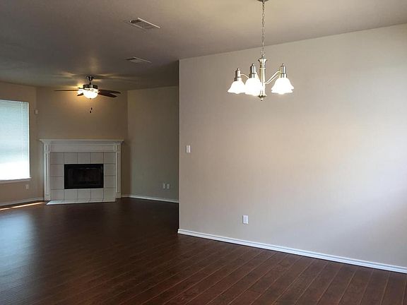 5th image of 1018 Hayworth Ave