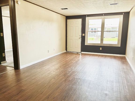 4th image of 930 N Ella St APT 11