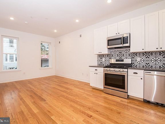 4th image of 614 W Norris St Unit 1