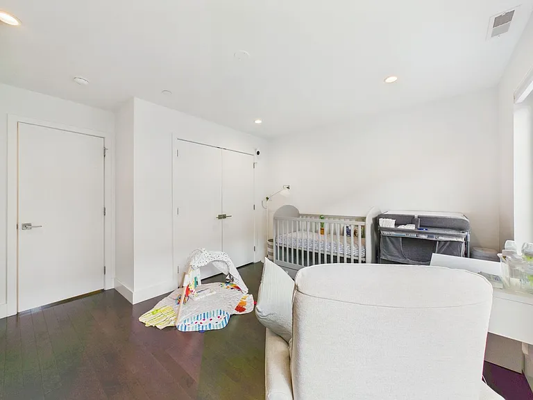 1335 S Garnet St — Photo 37