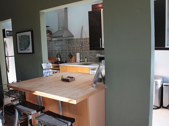 bar/passthrough from LR to kitchen