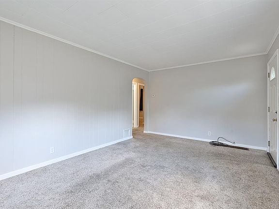 5th image of 411 Plum St