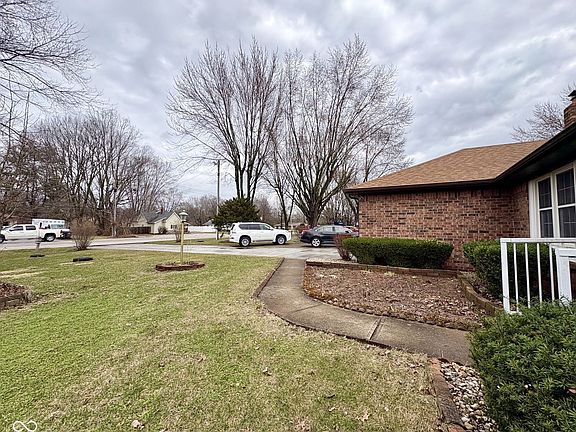 2nd image of 4147 W Fairview Rd