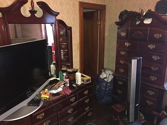 5th image of 4309 W Augusta Blvd
