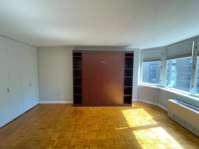 500 W 43rd St #24D — Photo 4